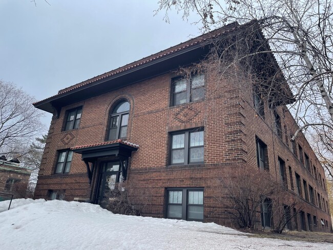 Building Photo - Historic Grand Avenue Apartments