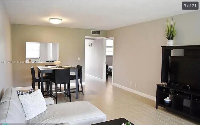 Foto del edificio - 9230 Lagoon Pl