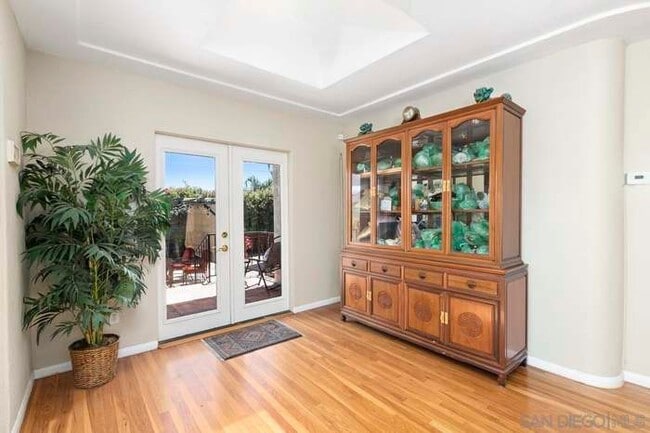 Building Photo - 5833 Estelle St