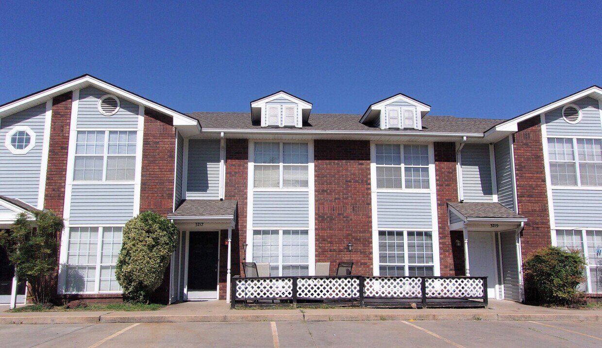 Foto del edificio - 3707 N St Charles St