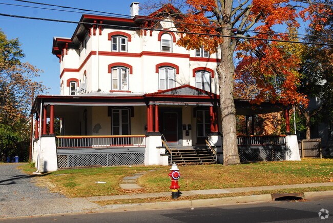 Building Photo - 518-522 W 7th St