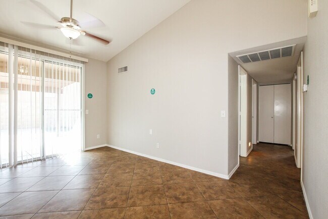 Foto del edificio - 11324 W Golden Ln