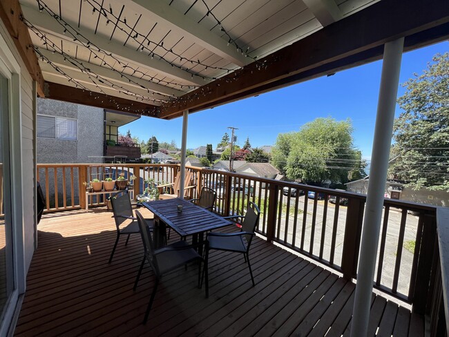 unit 102 deck - 631 N Garden St