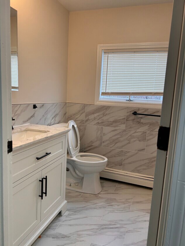 Foto principal - 681 Charles St