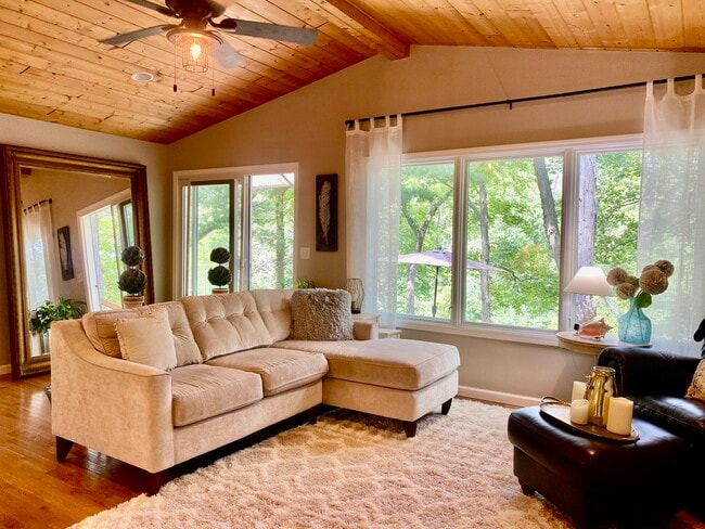 Foto del edificio - 57 West Hazel Dell Ln