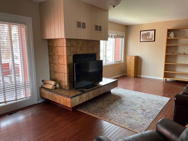 Living area - 32 Pima Ct