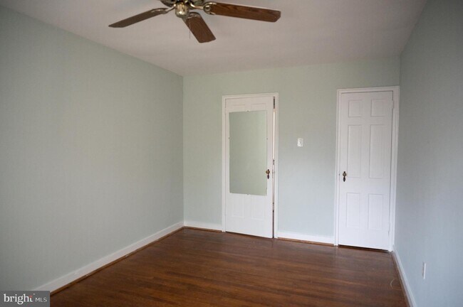 Foto del edificio - 18 Auburn Ct