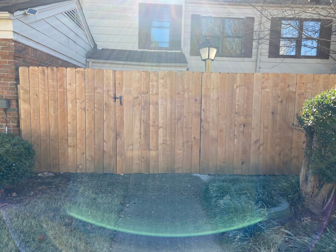Foto principal - 3649 Haughton Ln