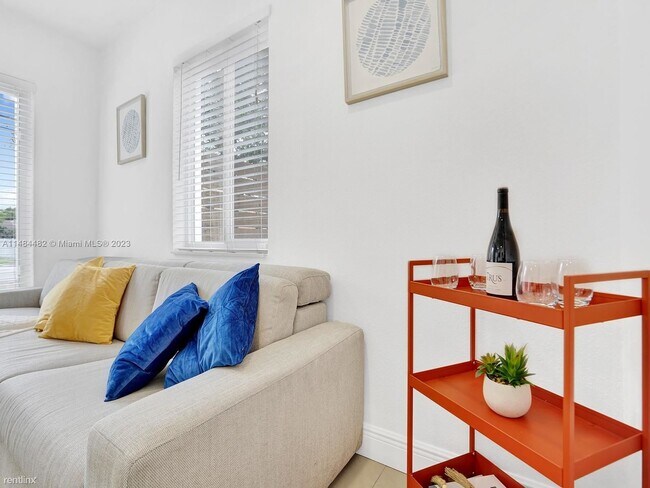 Foto del edificio - 2 br, 1 bath House - 2055 NE 140th St