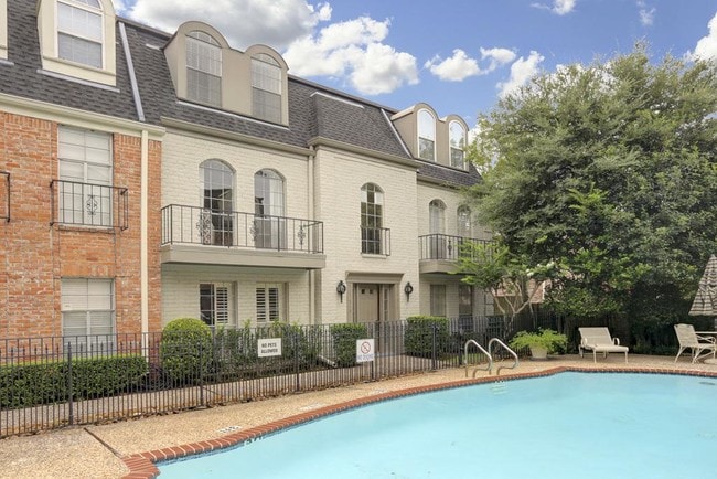 Building Photo - 515 N Post Oak Ln