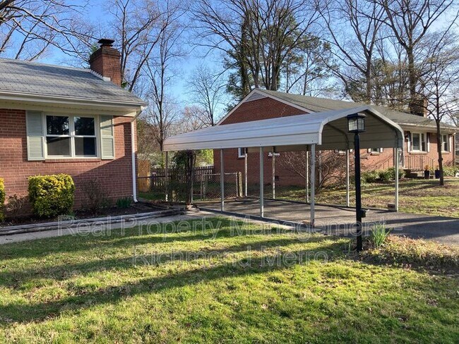 Building Photo - 8802 Avalon Dr