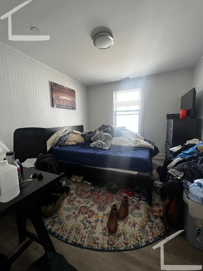 Building Photo - Top-notch and unique South End Apartm___...