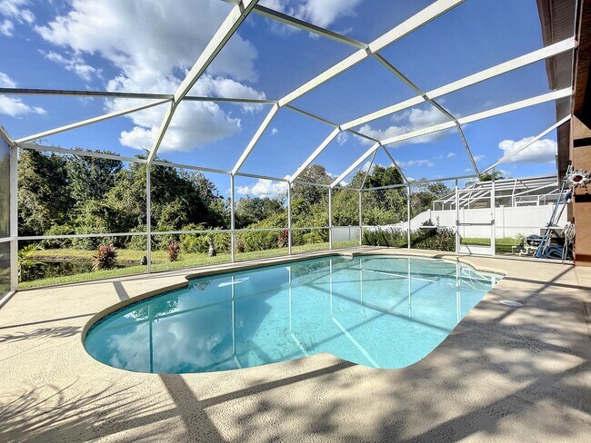 Foto del edificio - 18022 Kings Park Dr