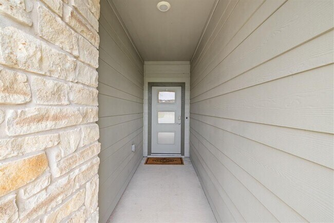 Building Photo - 13725 Lubeck Dr