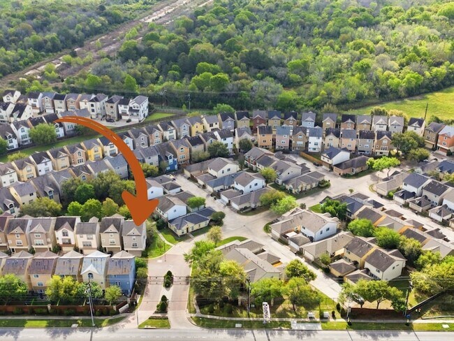 Foto del edificio - 3002 Clearview Cir