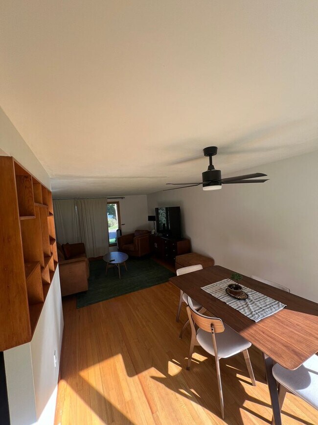 Building Photo - 3 Bedroom Single Family Home in Syracuse