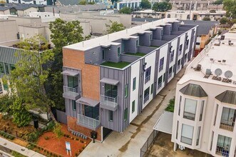 Building Photo - 2006 N Fitzhugh Ave