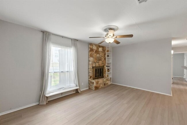 Foto del edificio - 6903 Deatonhill Dr