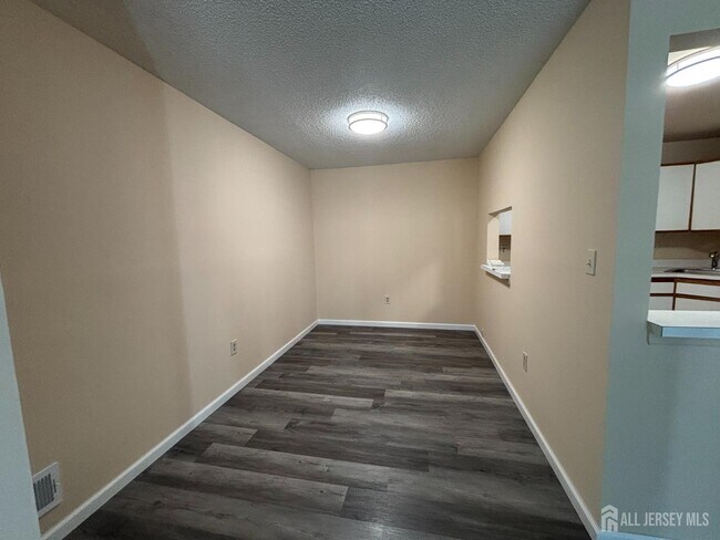 Building Photo - 279 Kempsey Dr