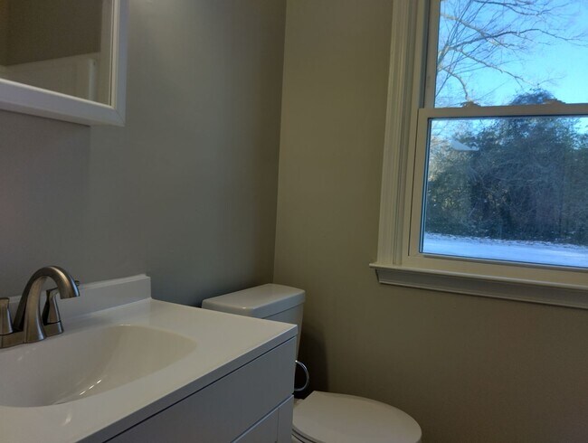 Building Photo - 7420 Bellehaven Dr