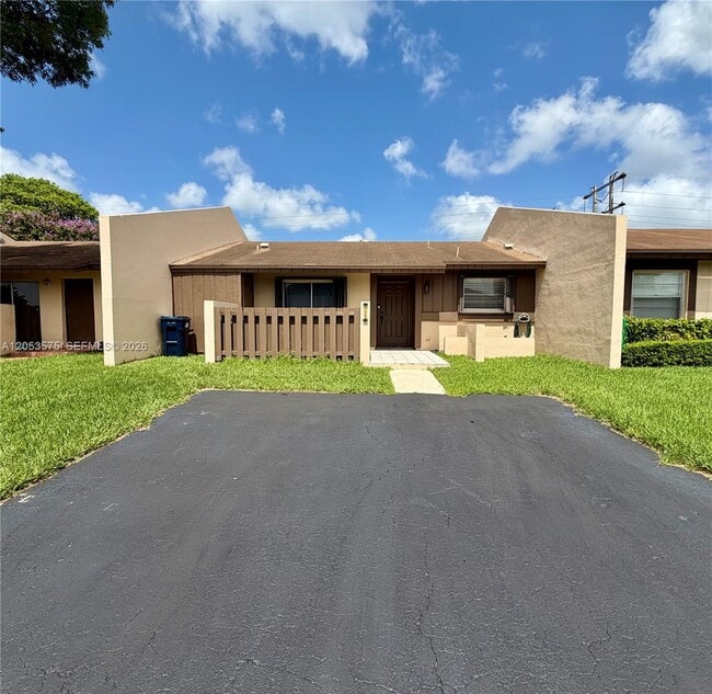 Building Photo - 11002 SW 125th Ct