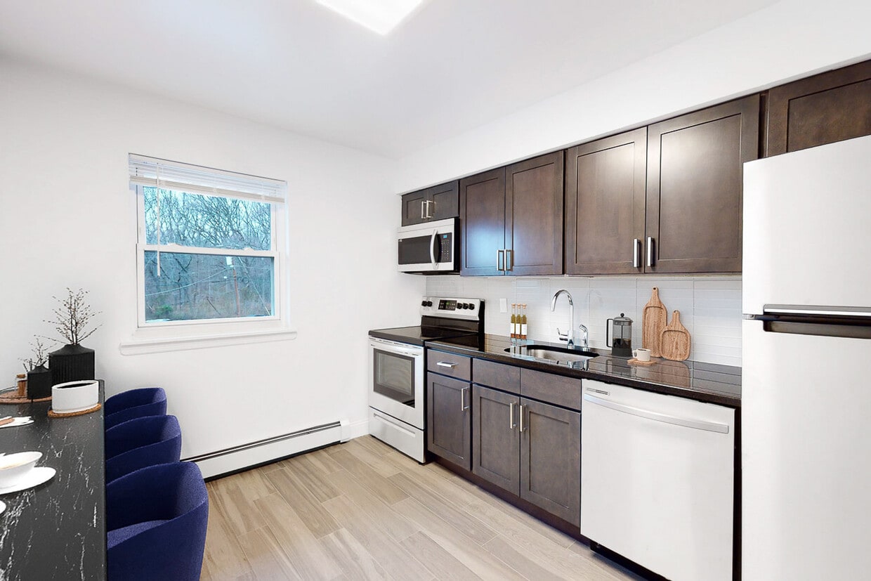 Stratford Apartments Apartments in Old Bridge, NJ