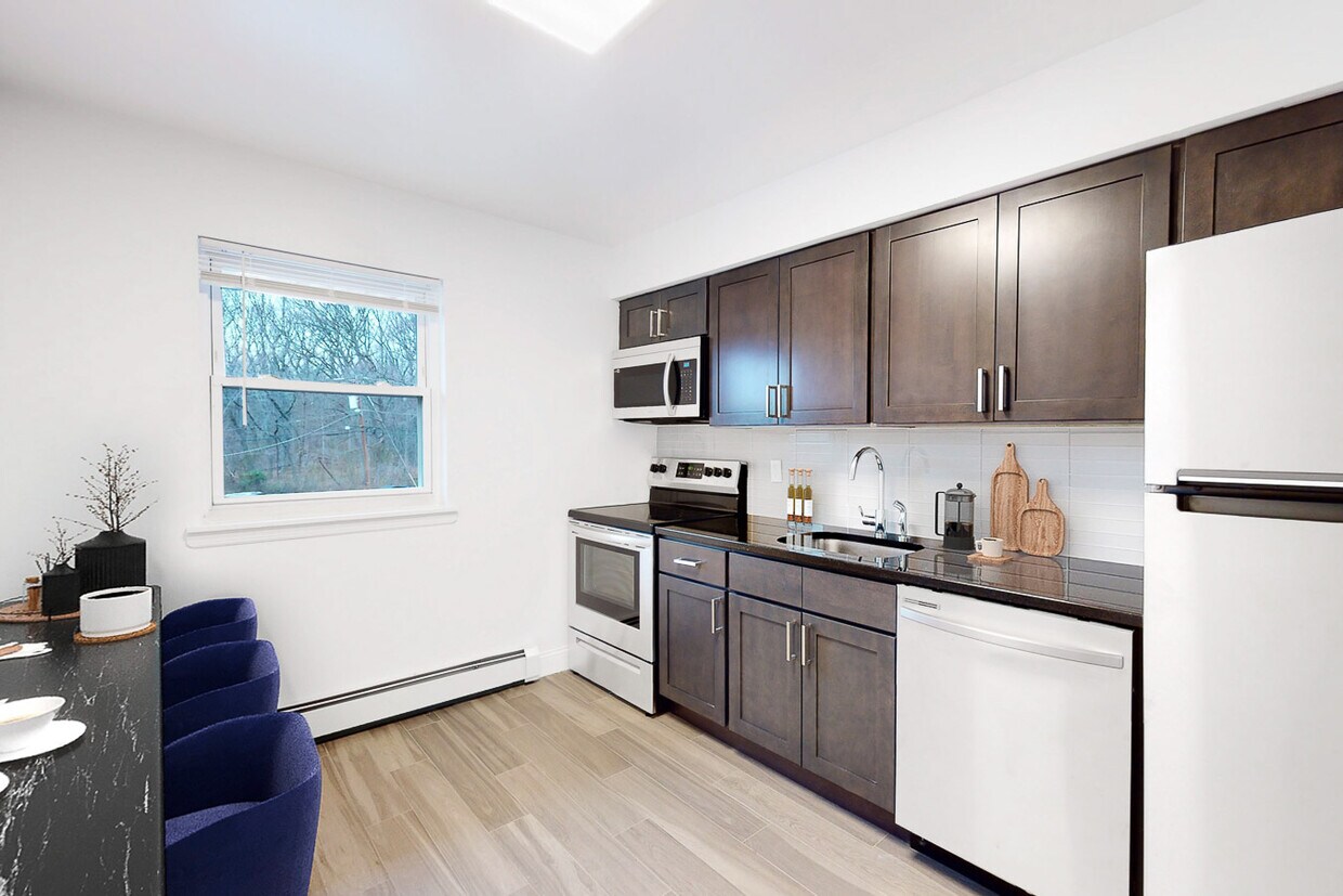 Stratford Apartments Apartments in Old Bridge, NJ