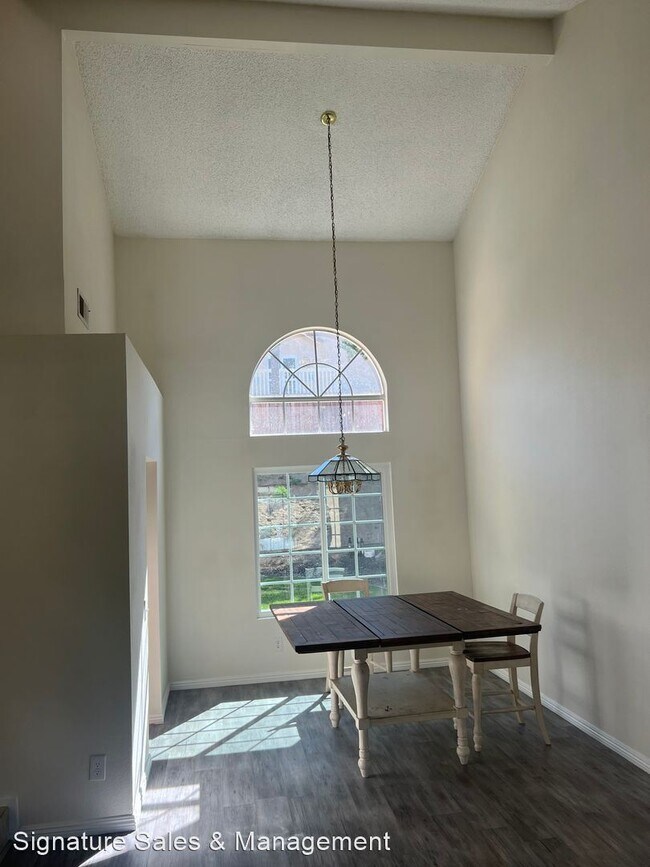 Building Photo - 3 br, 2.5 bath House - 659 Terra Drive