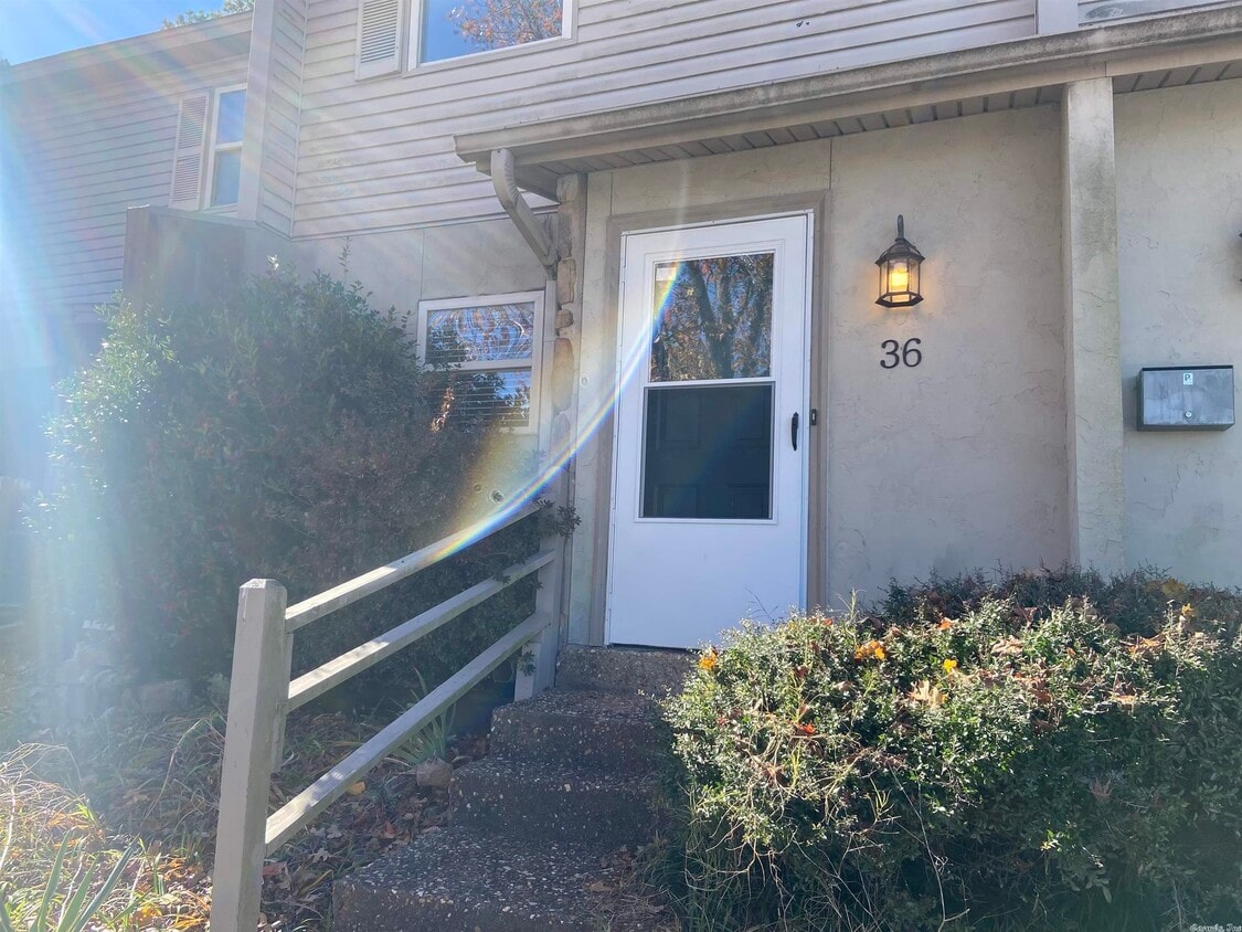 36 Edgehill Cove, Maumelle, AR 72113 Townhome Rentals in Maumelle AR