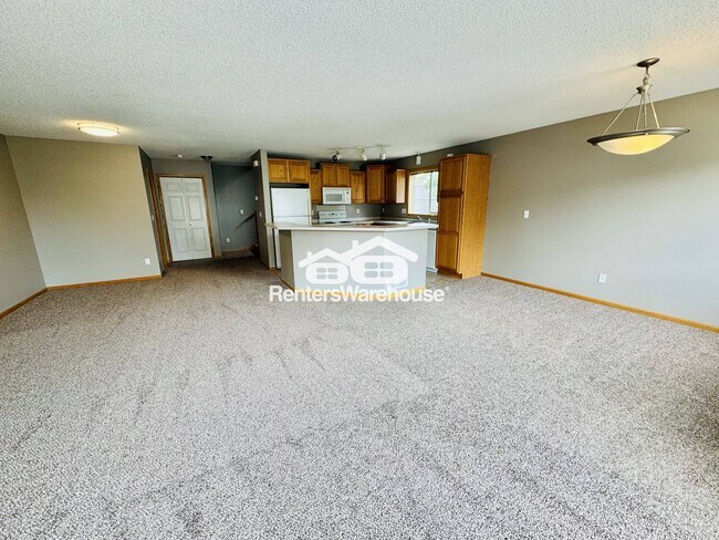 Foto del edificio - 7586 Crimson Ln