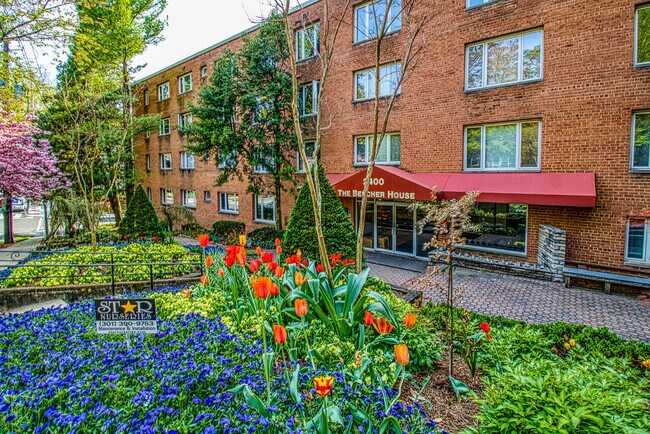 Foto del edificio - 2400 41st St NW