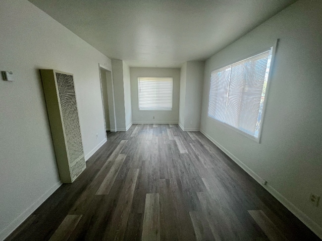 Building Photo - Sunny & Affordable Two Bedroom!