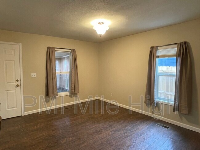 Foto del edificio - 228 Emery St