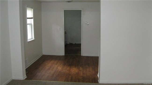 Building Photo - 28434 Fairfax St