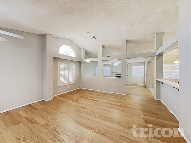 Building Photo - 3561 E Sequoia Dr