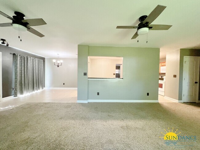Building Photo - Lovely 3 Bedroom Home in Fort Walton Beach