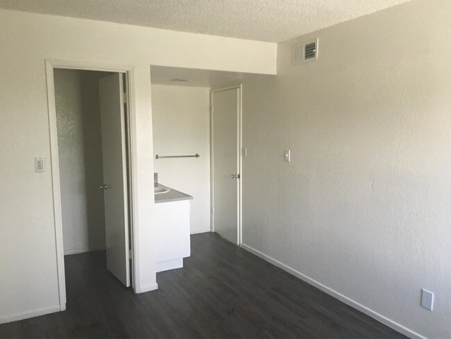 Foto del edificio - 7141 N 19th Ave