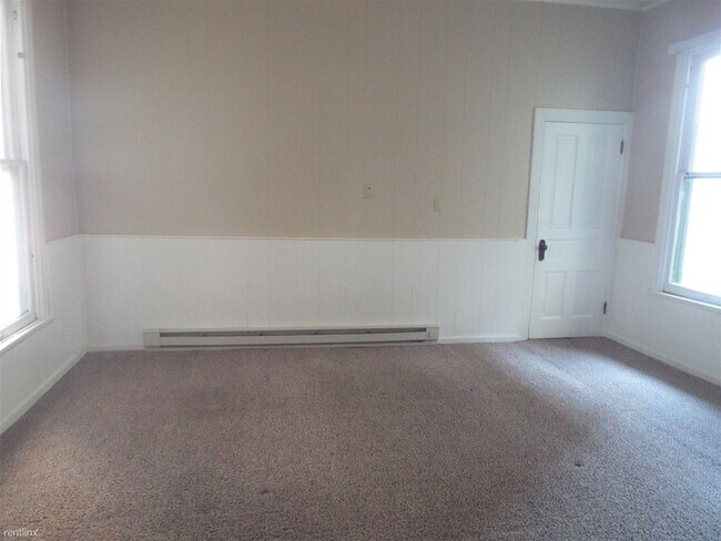 Foto del edificio - 1 br, 1 bath  - 205 E Main St Apt 1