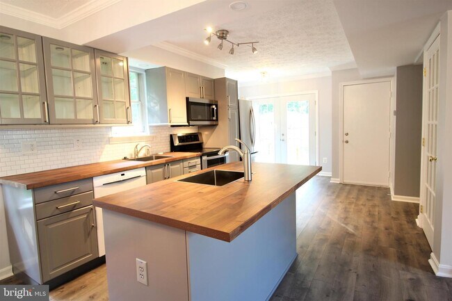 Foto del edificio - 18040 Tebbs Ln