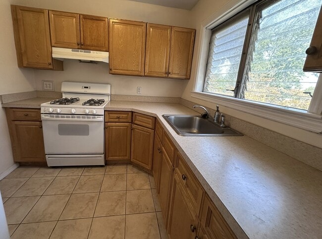 Building Photo - 116 Orient Way