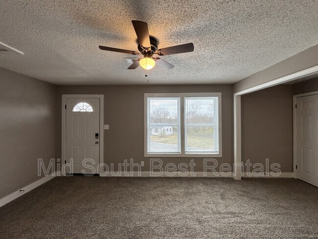 Building Photo - 4600 Grand Ave