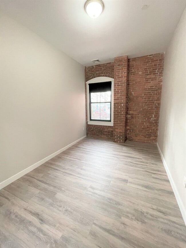 Foto del edificio - 62 Lowell St