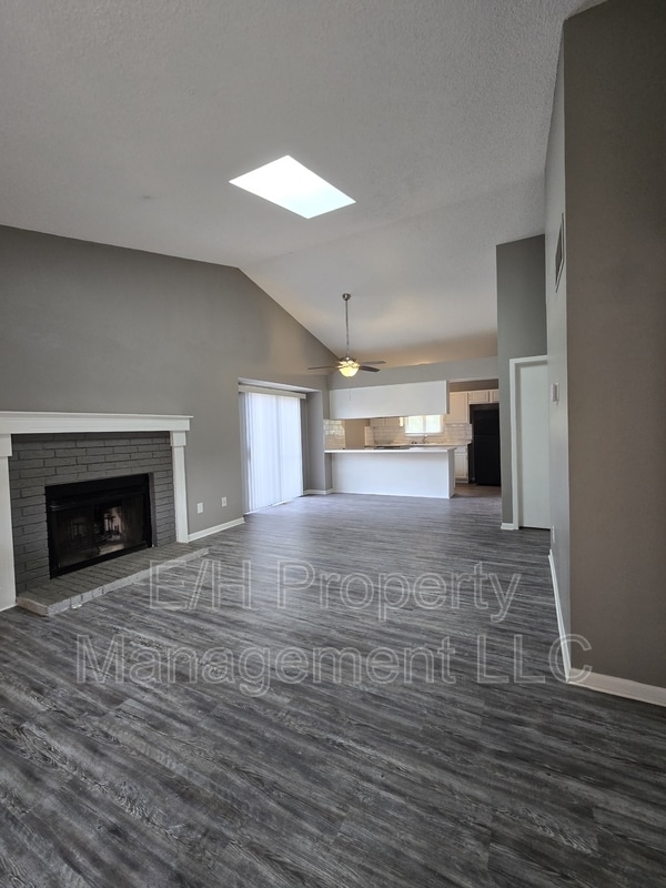Building Photo - 1527 N Smith Cir