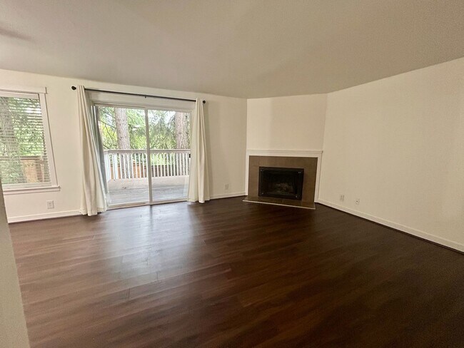 Foto del edificio - Bellevue Condo