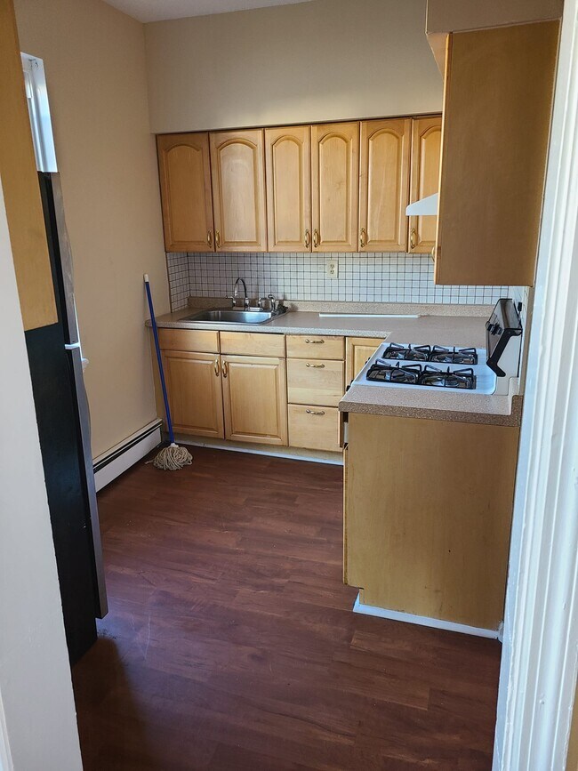 Building Photo - 505 Marlboro Rd