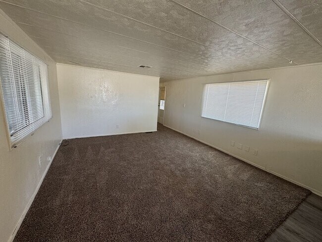 Building Photo - 16002 N 66th Dr
