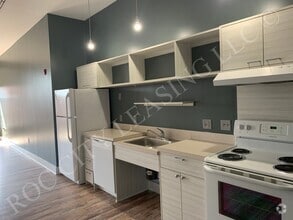 Unit #509 Kitchen - Hive@155 and Hive Andrews