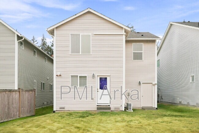 Building Photo - 11048 Elliston Way NE