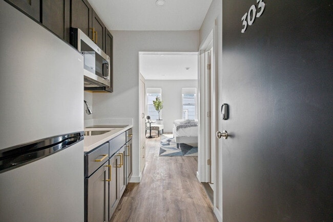 Building Photo - 89 Cottage St