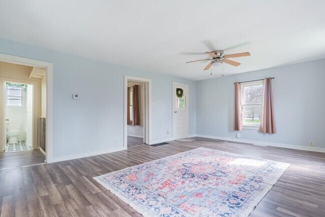 Foto del edificio - 721 E Cemetery Ave